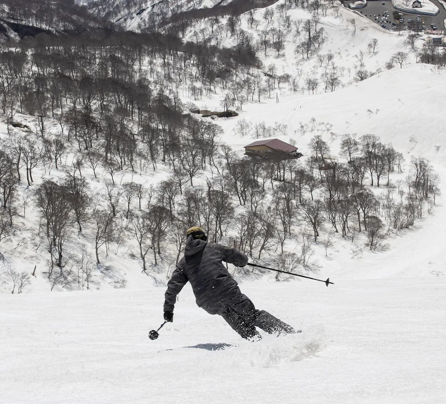 月山の豪雪